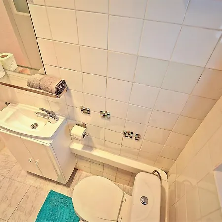 Apartment Plaza Polvorista 4-bedroom W Balcony