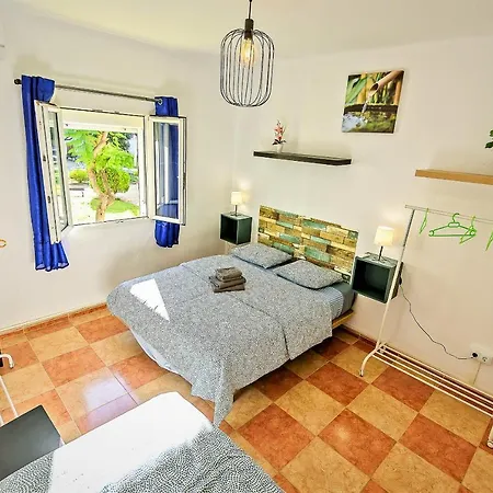 Plaza Polvorista 4-bedroom W Balcony Apartment