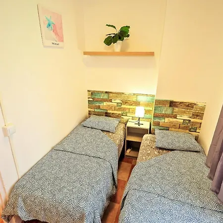 Plaza Polvorista 4-bedroom W Balcony Apartment *